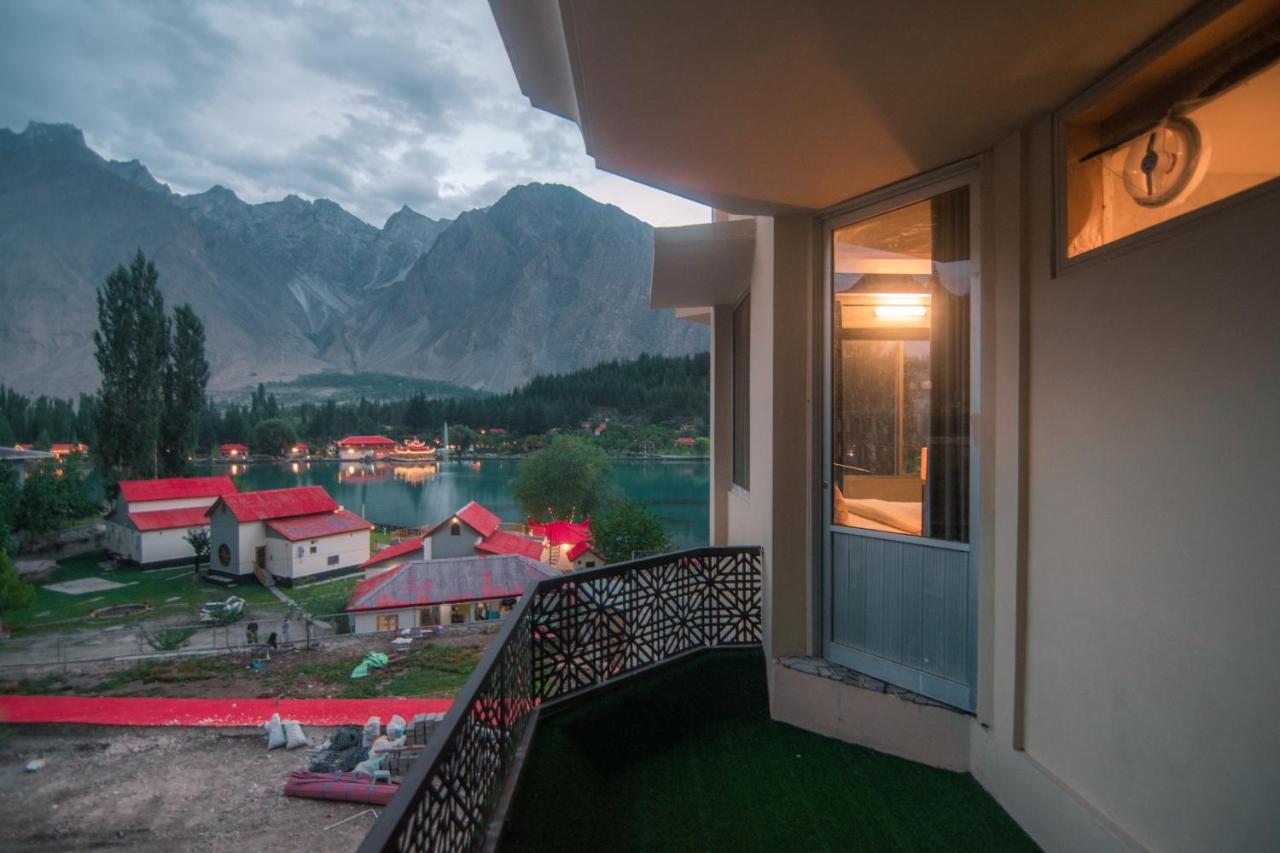 Tibet Hotel Skardu Exteriör bild