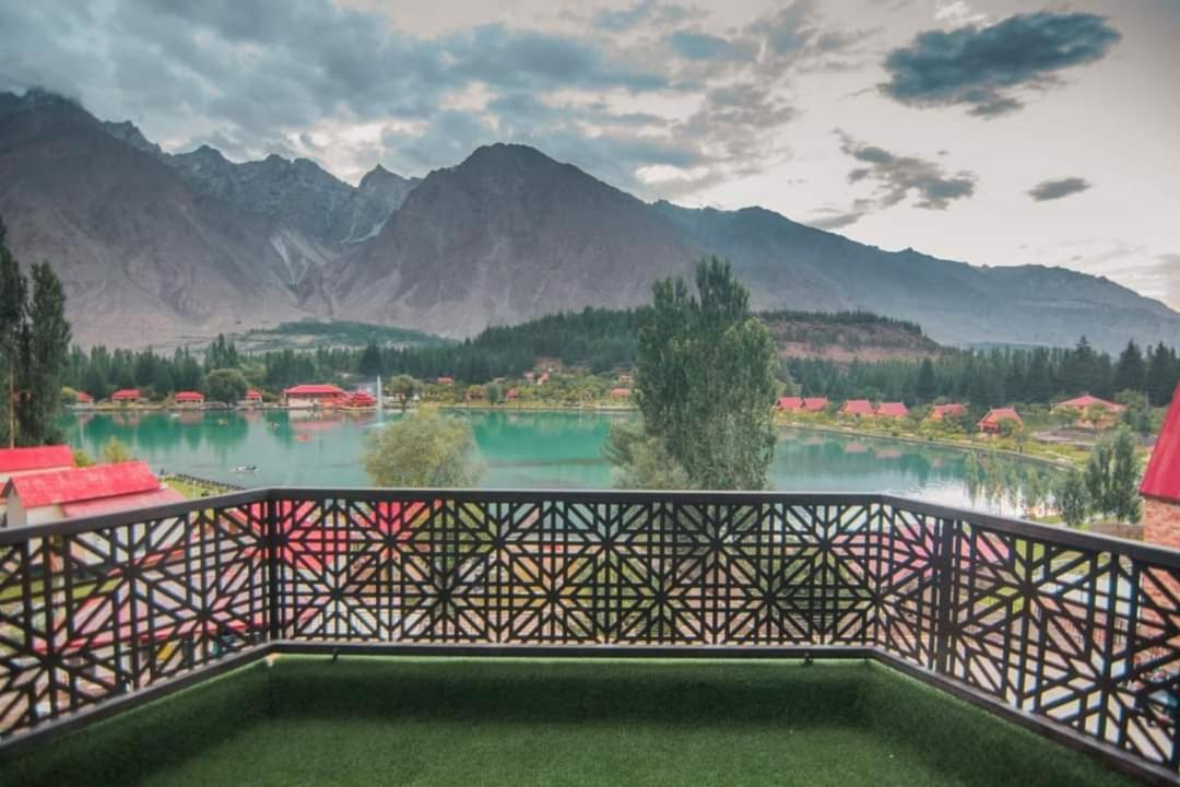 Tibet Hotel Skardu Exteriör bild