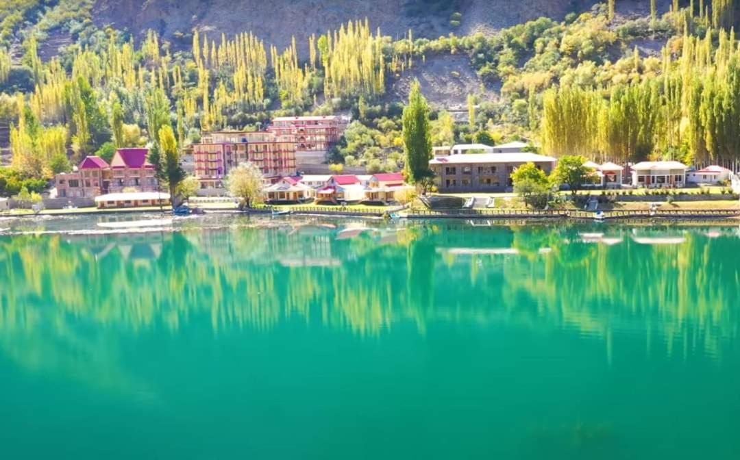 Tibet Hotel Skardu Exteriör bild