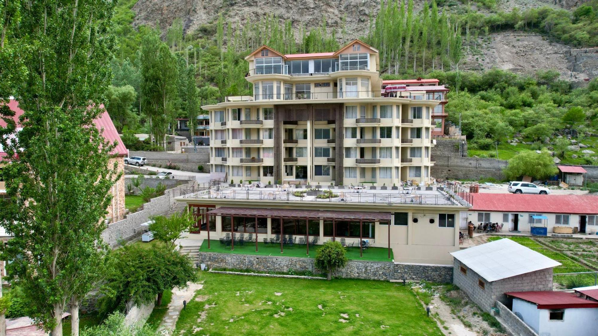 Tibet Hotel Skardu Exteriör bild