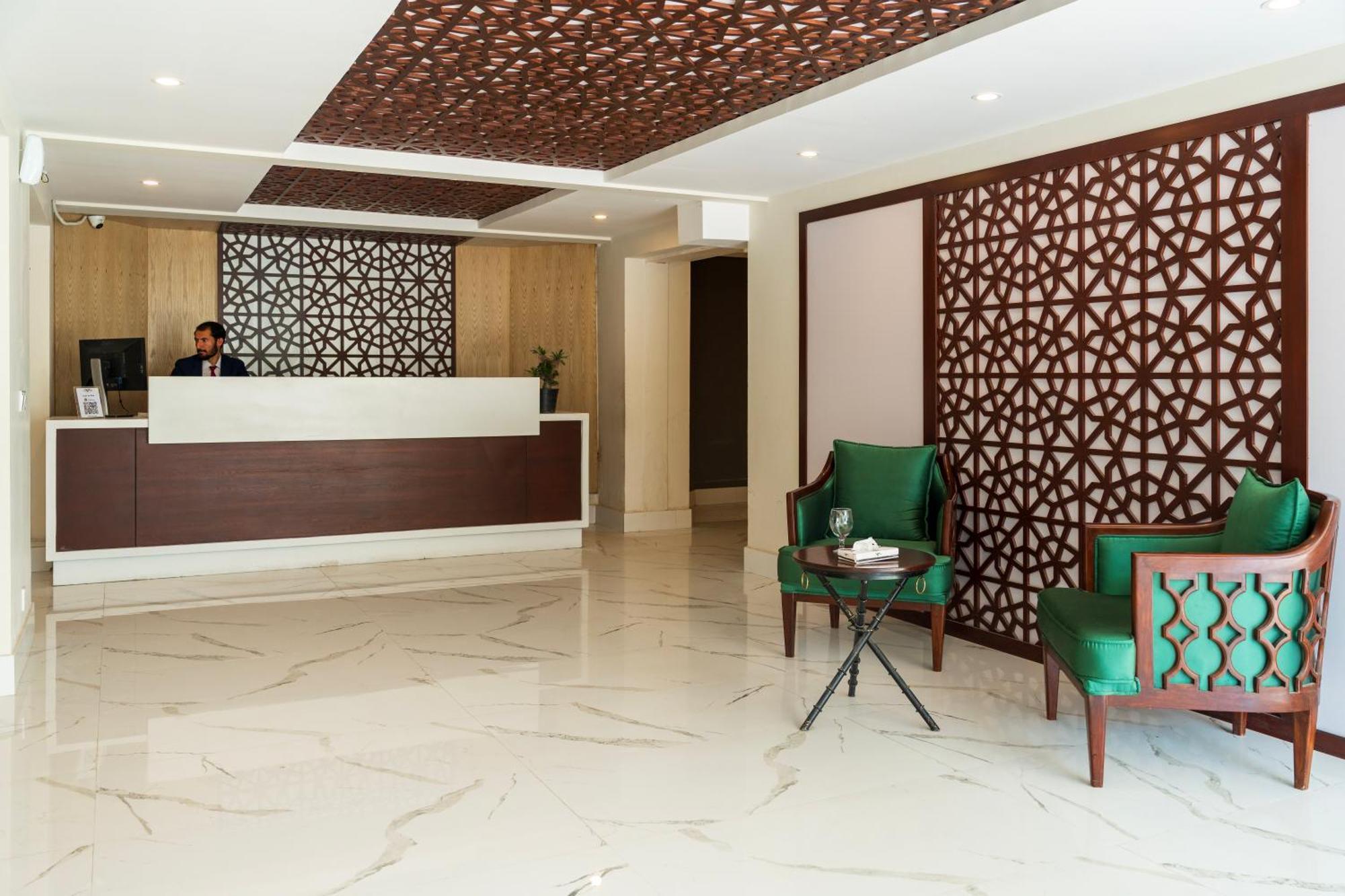 Tibet Hotel Skardu Exteriör bild