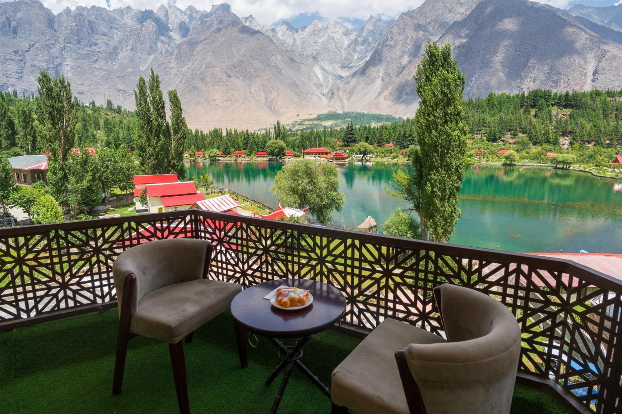 Tibet Hotel Skardu Exteriör bild